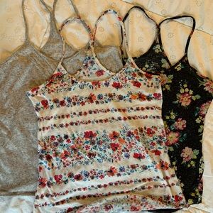 Set of 3 Urban tank tops